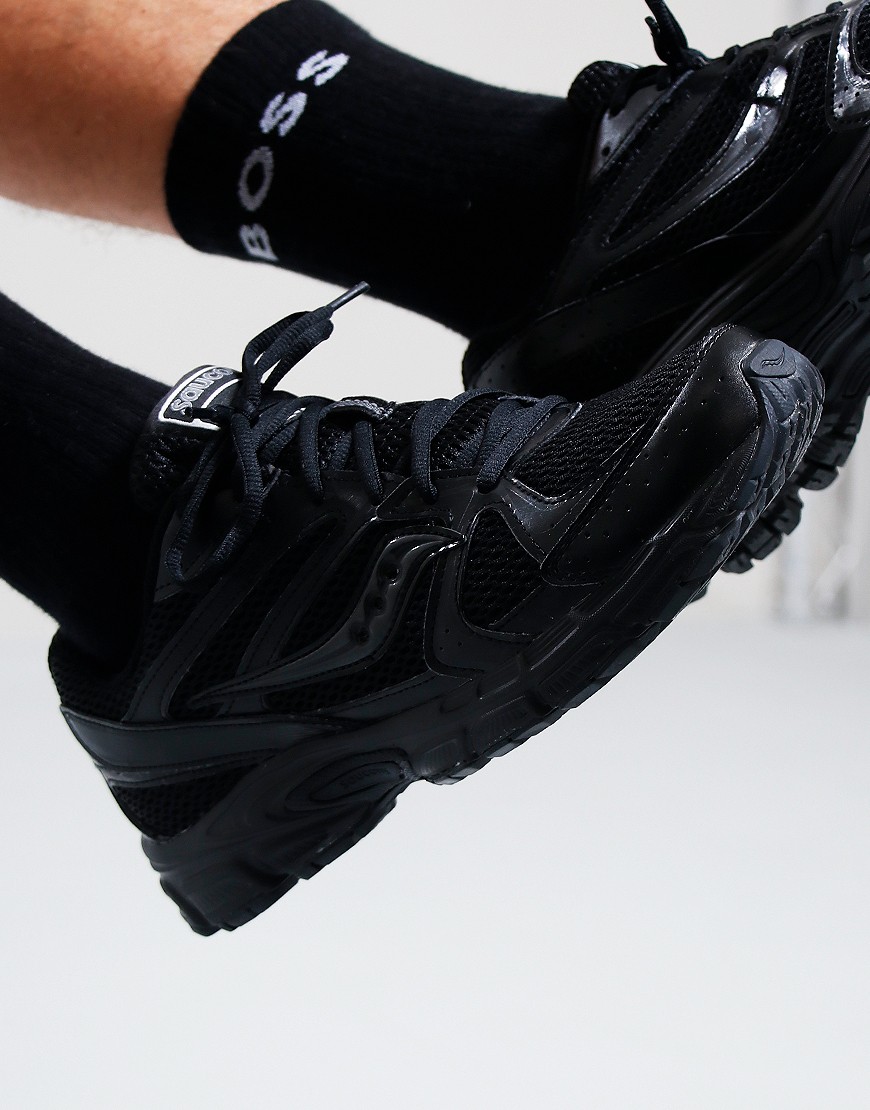 All black online saucony